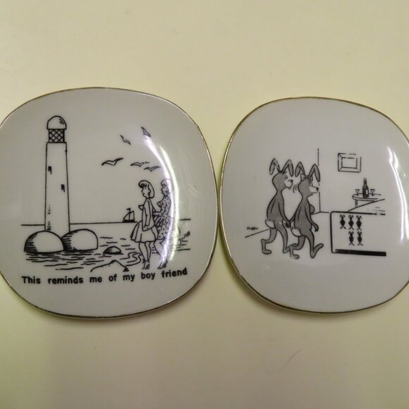 Pair Sexy Humorous Small Plates Vintage (DK669) - Picture 1 of 6